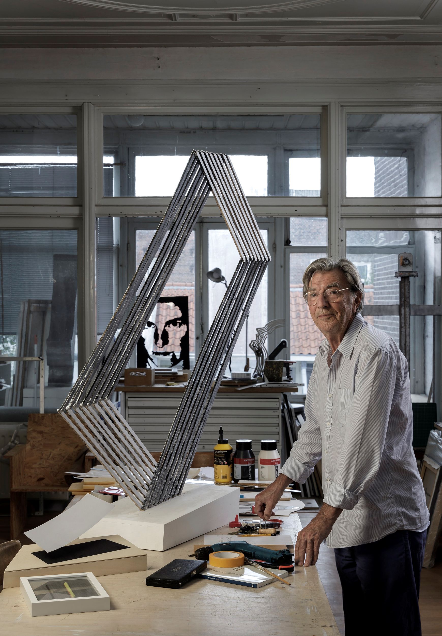 Jeroen Henneman in zijn atelier, 2022. Foto Michel Claus