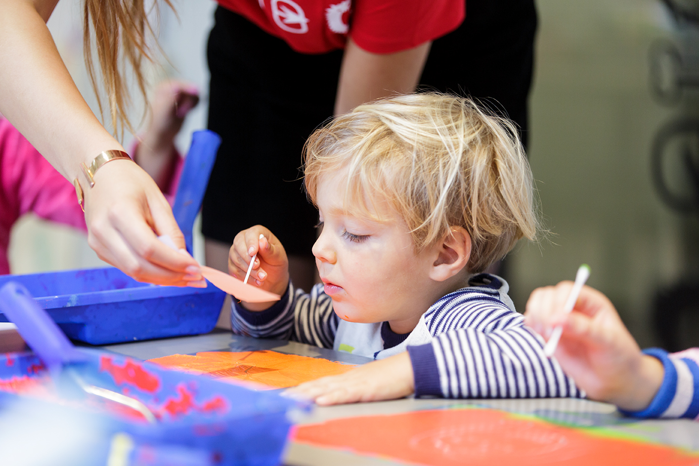 Peuter kunstlessen. Foto Aad Hoogendoorn
